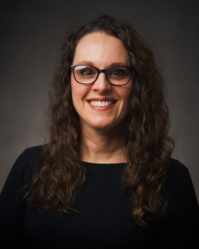 A portrait of Amy Snell